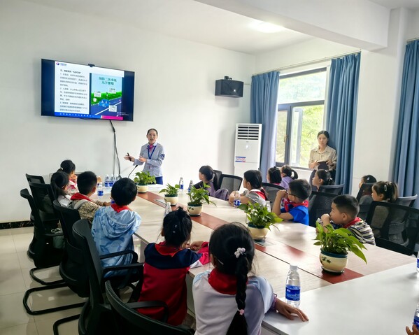 安全开放日，25名小学生走进水电十四局高速运管中心-1.jpg